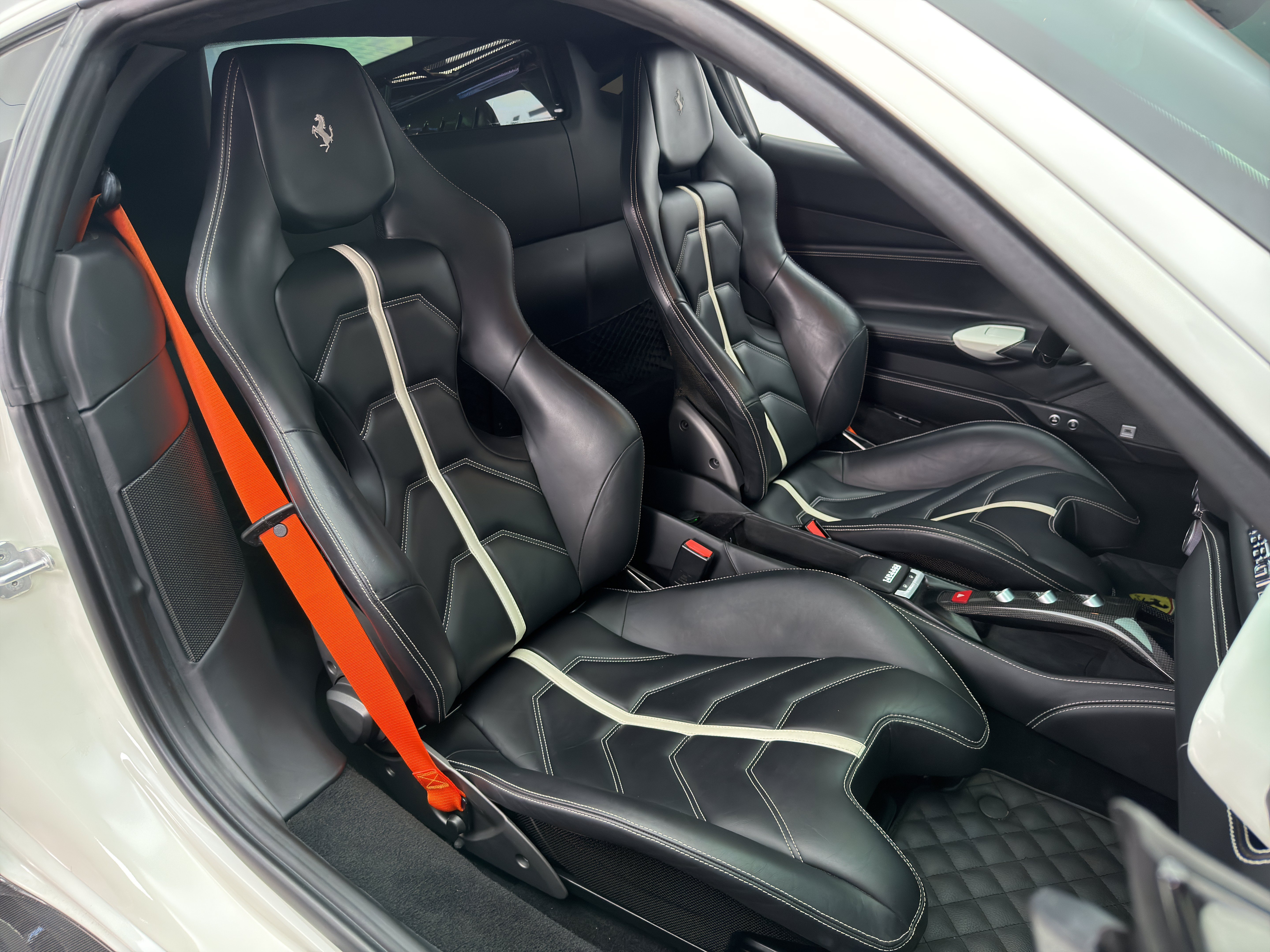 Used 2016 Ferrari 488 GTB RWD image 17