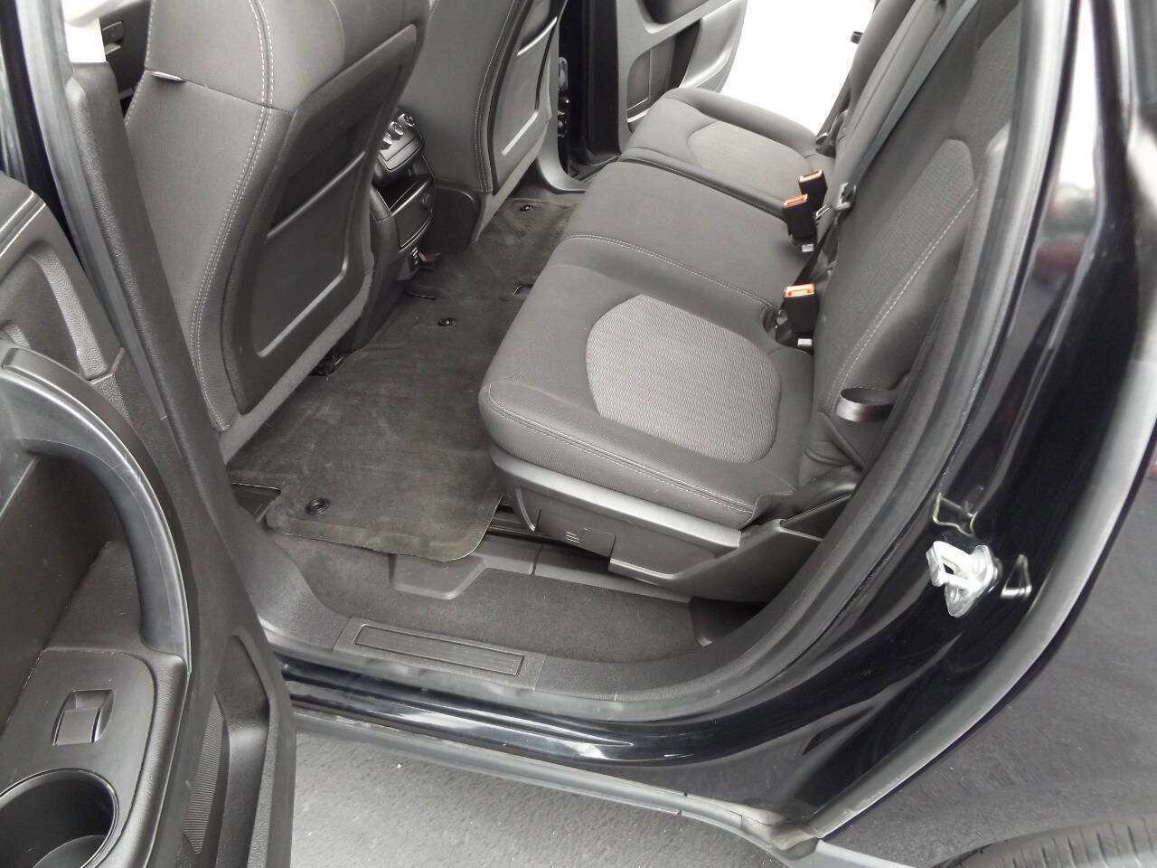 Used 2014 Chevrolet Traverse LT image 16