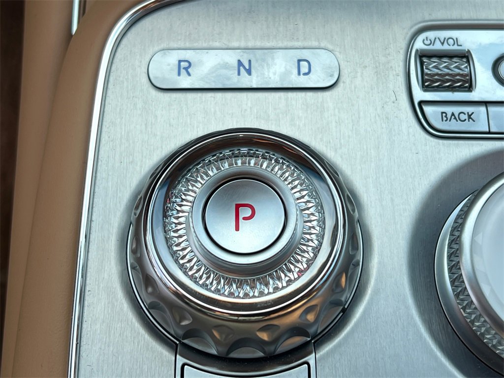 Used 2025 Genesis G90 3.5T image 32