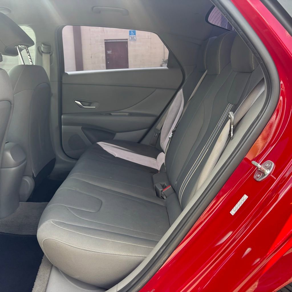 Used 2023 Hyundai Elantra SEL w/ Convenience Package image 11