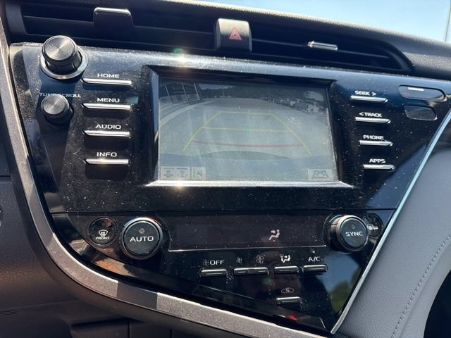 Used 2018 Toyota Camry XLE FWD image 18