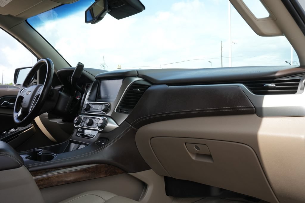 Used 2019 Chevrolet Tahoe LT w/ Luxury Package AWD/4WD image 22
