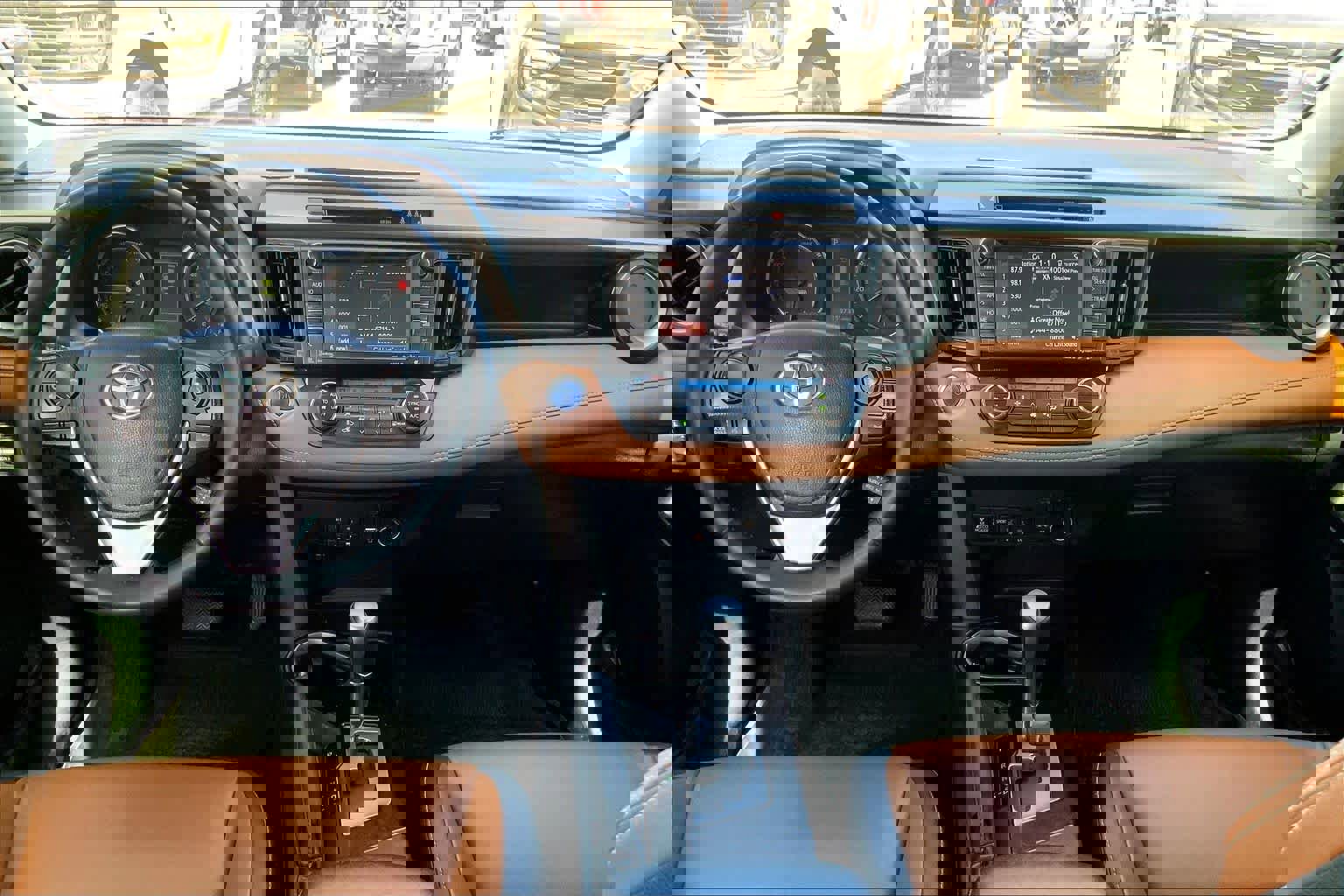 Used 2017 Toyota RAV4 Limited w/ Advanced Technology Package image 15