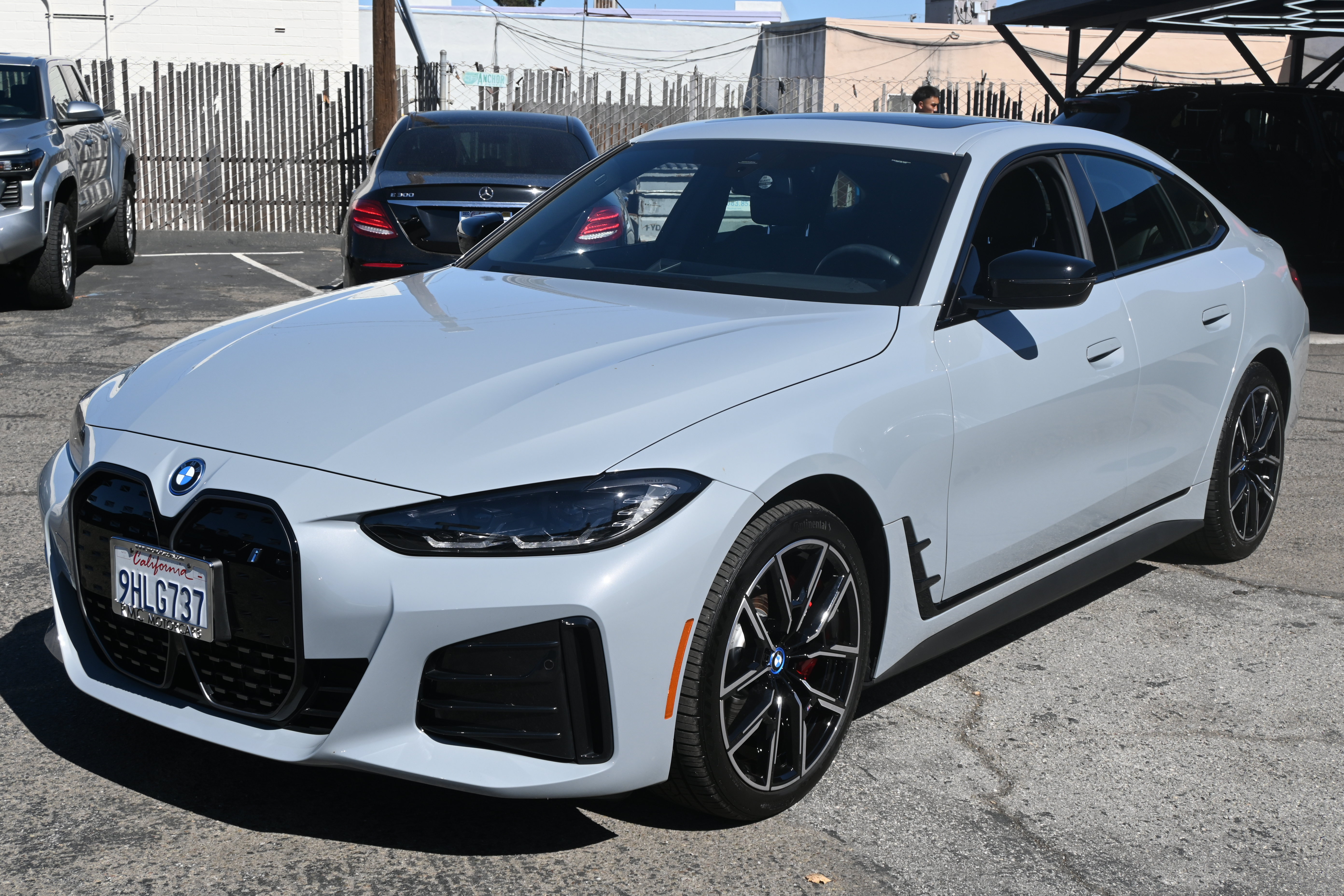 Used 2023 BMW i4 eDrive40 w/ M Sport Package RWD image 1