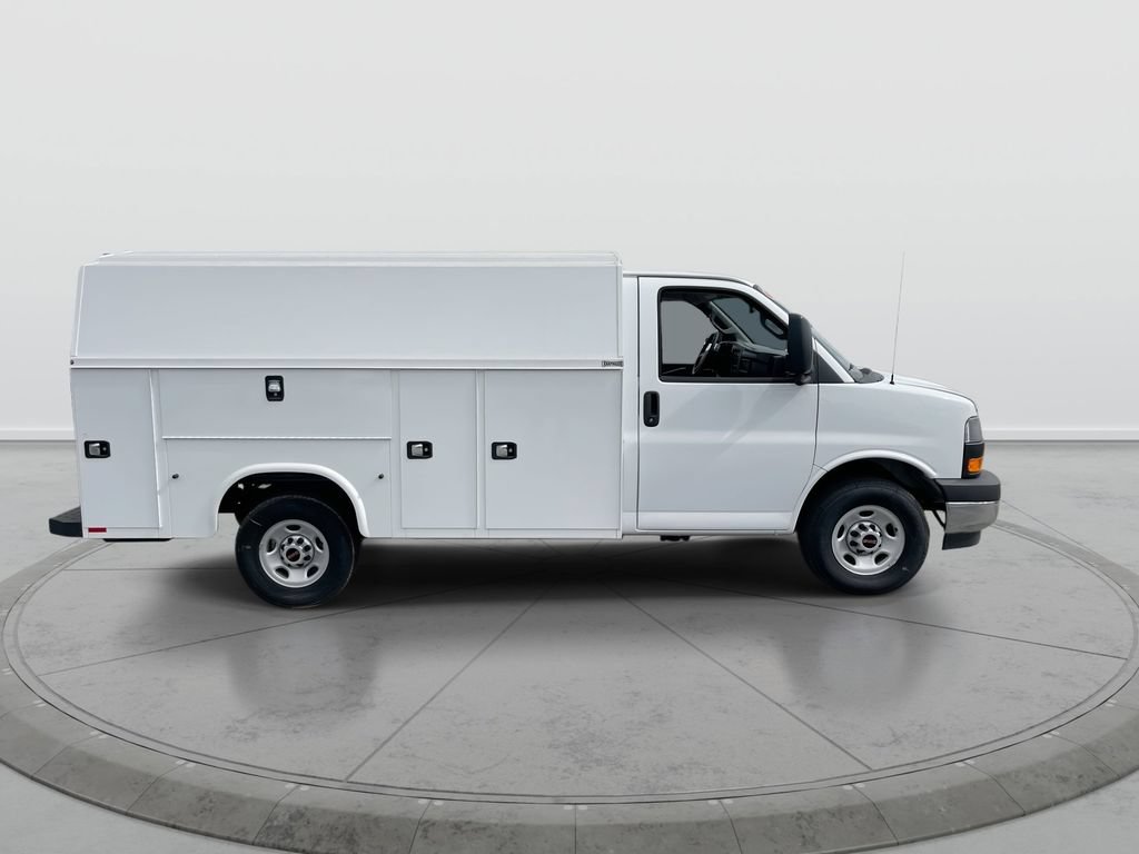 New 2025 GMC Savana 3500 w/ Power Convenience Package RWD image 9