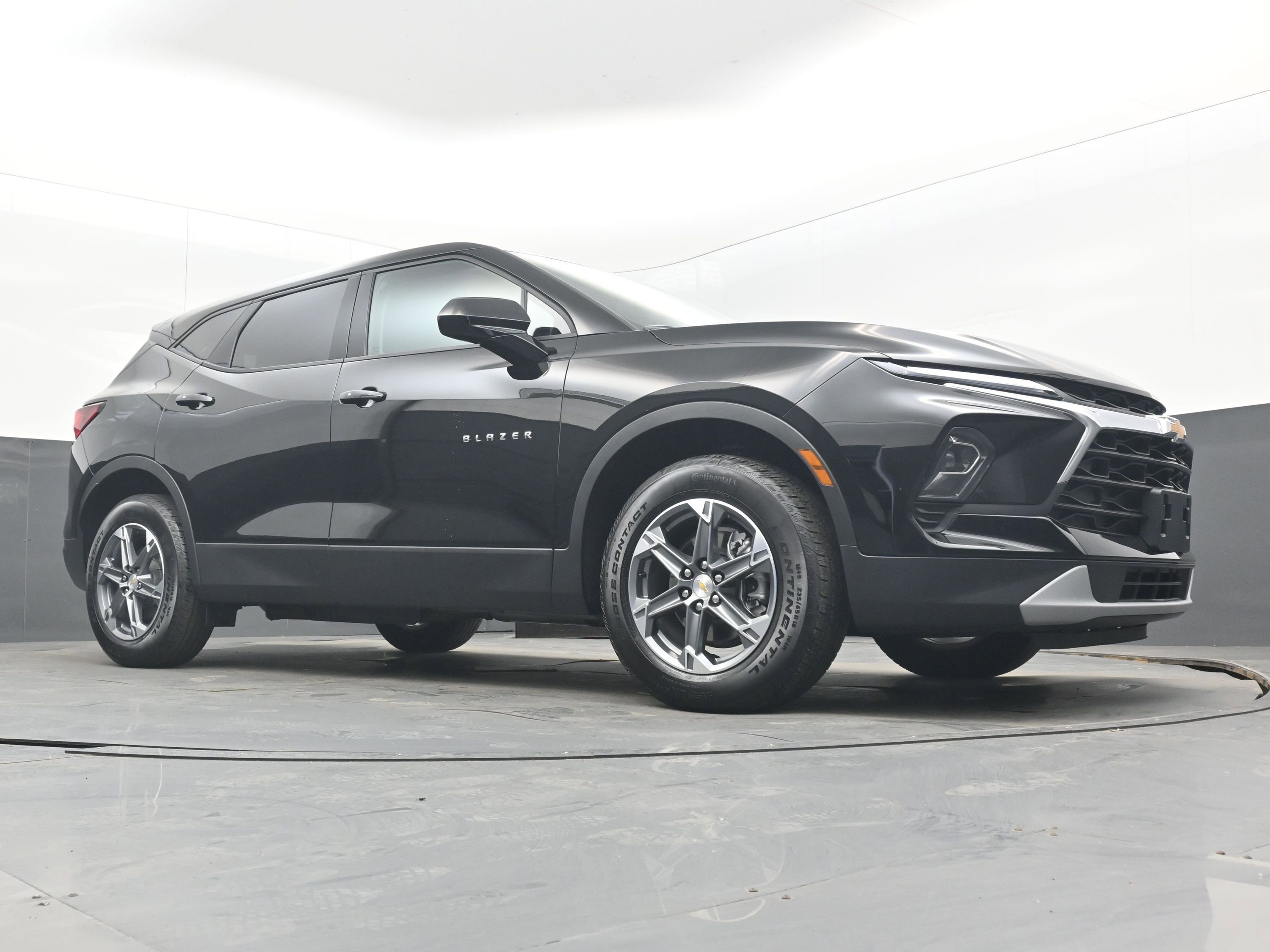 Used 2025 Chevrolet Blazer LT FWD image 26