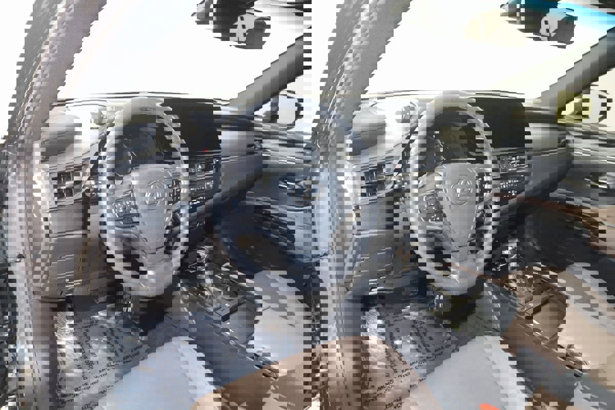 Used 2023 Lexus ES 300h w/ Premium Package image 26