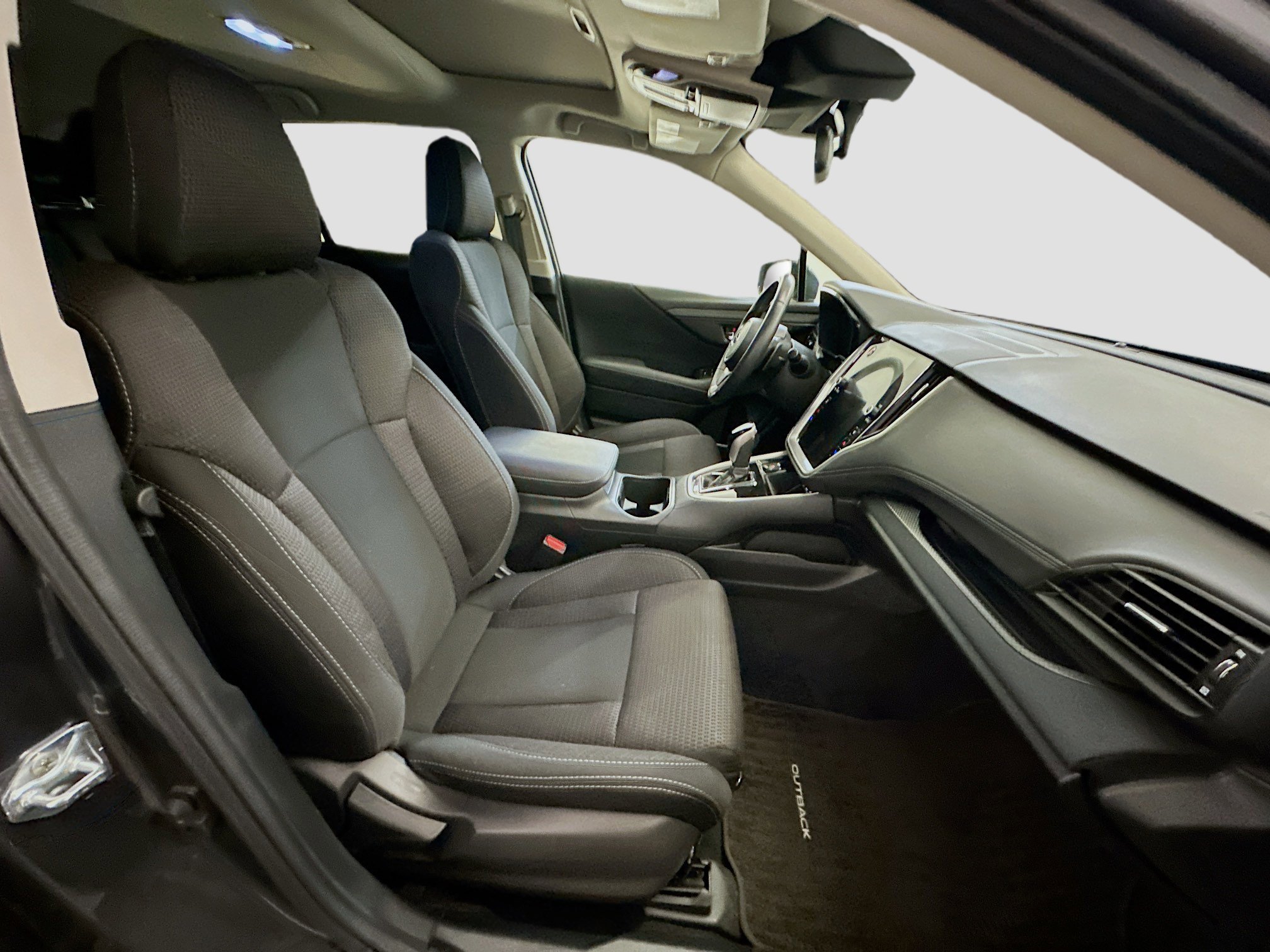 Used 2025 Subaru Outback Premium image 34