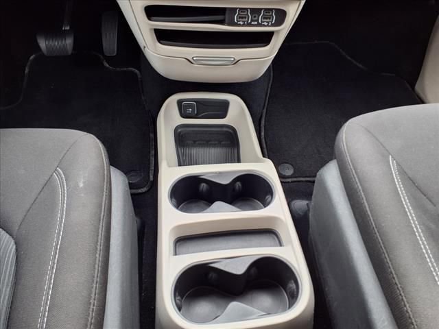 Used 2022 Chrysler Voyager LX FWD image 27