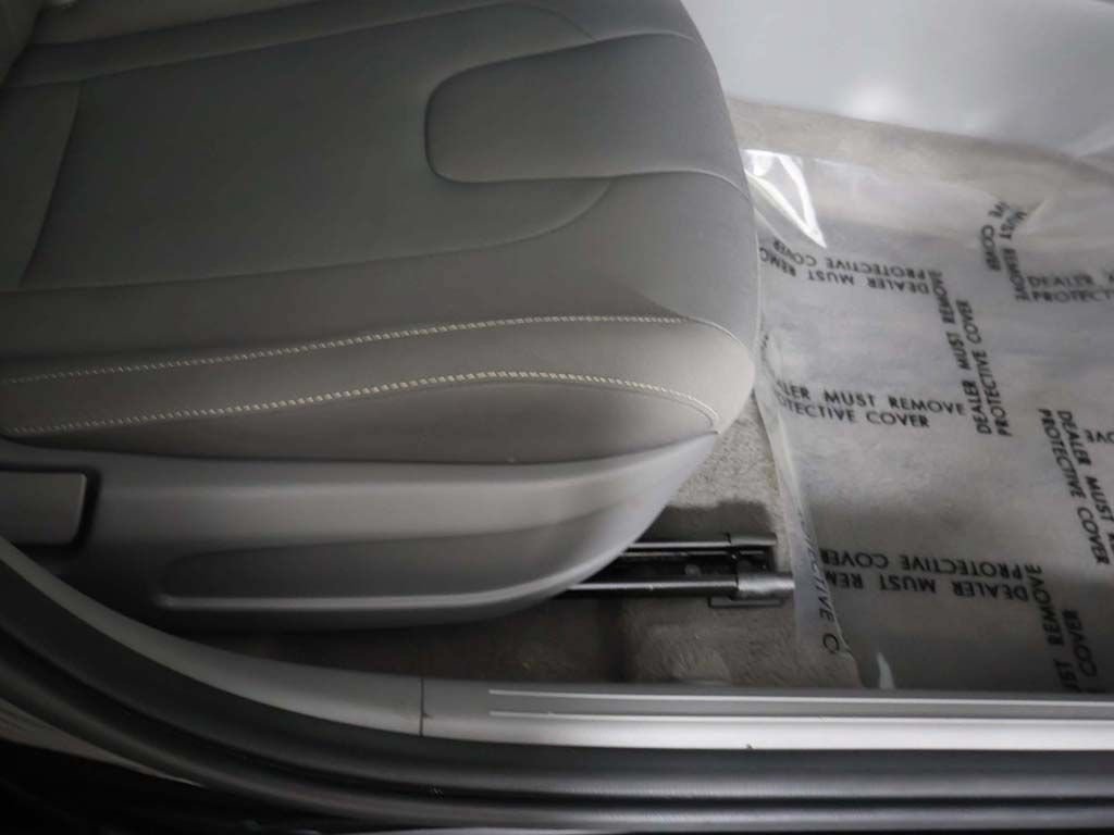 Used 2025 Hyundai Elantra SEL FWD image 33
