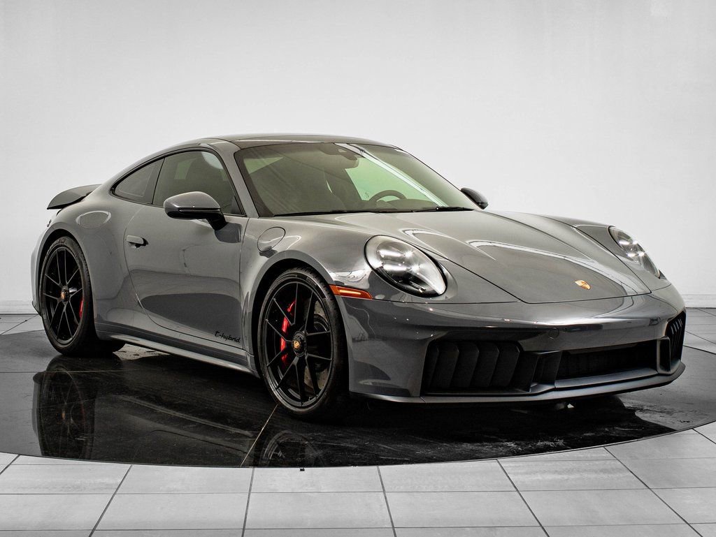 Certified 2025 Porsche 911 Carrera GTS RWD image 10