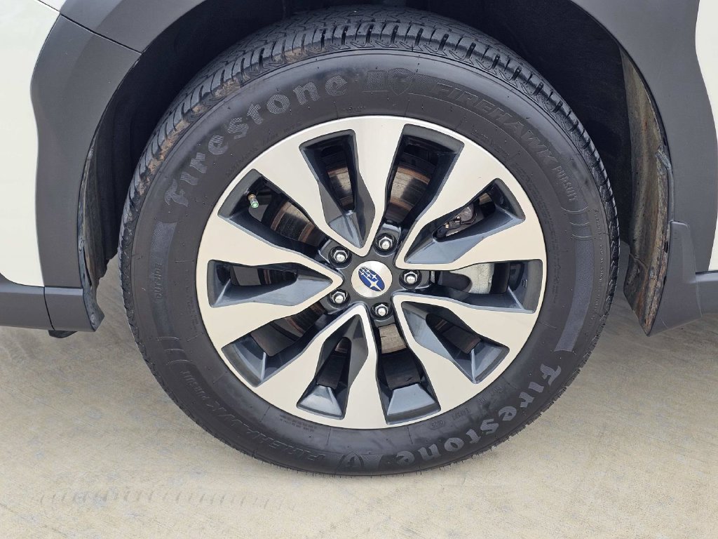 Used 2025 Subaru Outback Limited AWD/4WD image 7