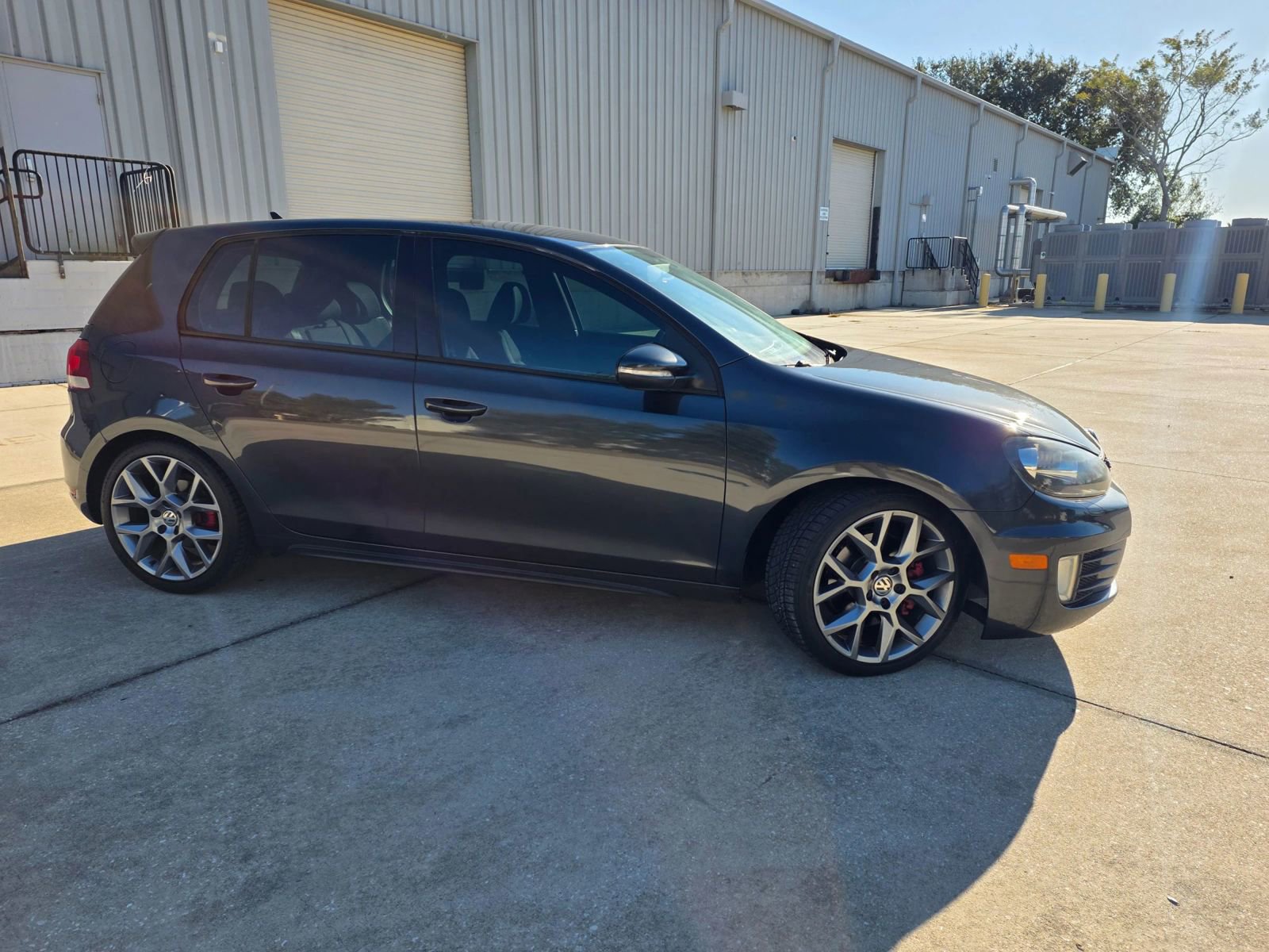 Used 2014 Volkswagen GTI Wolfsburg Edition image 3