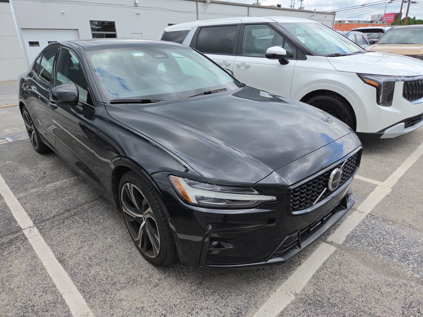 Used 2024 Volvo S60 B5 Ultimate AWD/4WD image 3