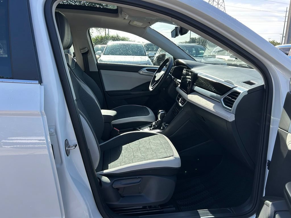 New 2026 Volkswagen Taos SE FWD image 33