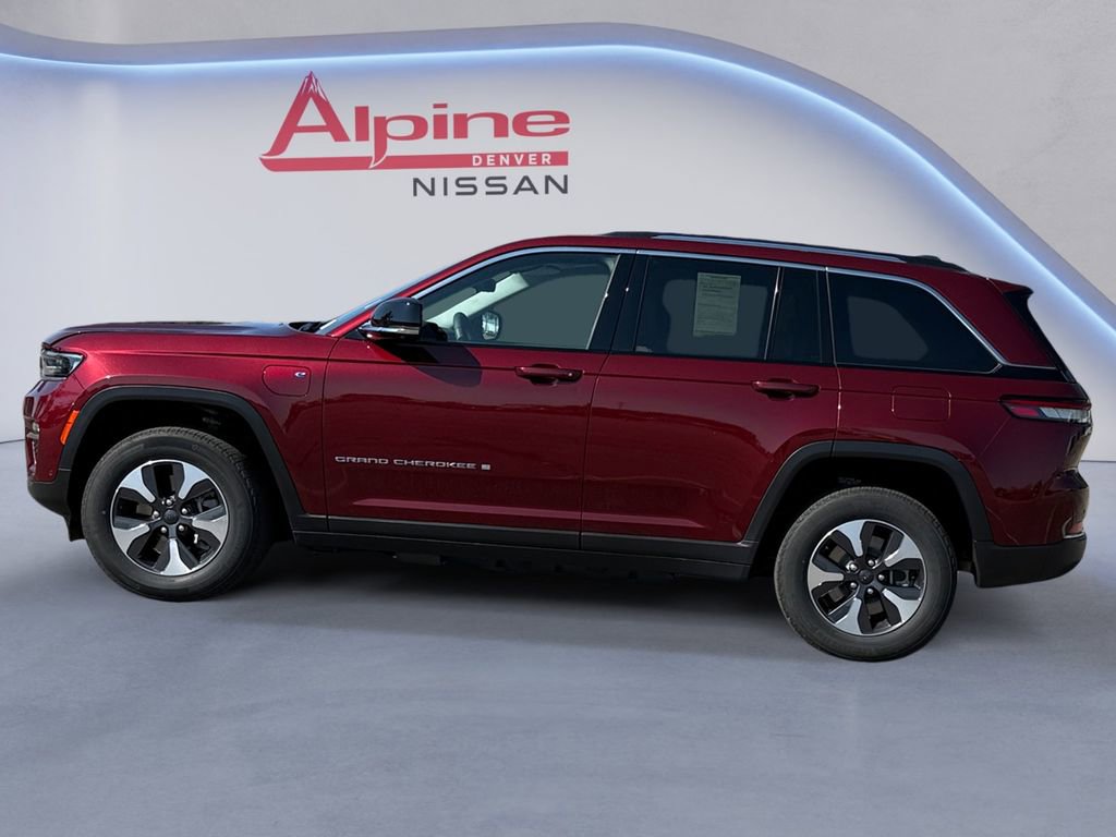 Used 2022 Jeep Grand Cherokee Limited 4xe w/ Luxury Tech Group II image 2