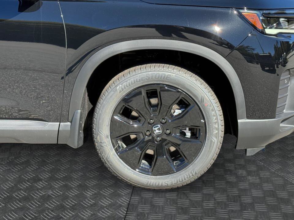 New 2026 Honda Pilot Black Edition image 25