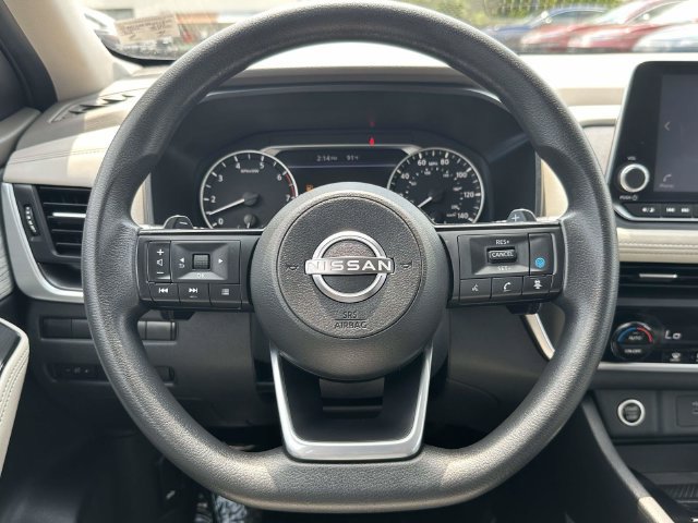 Used 2023 Nissan Rogue SV AWD/4WD image 23