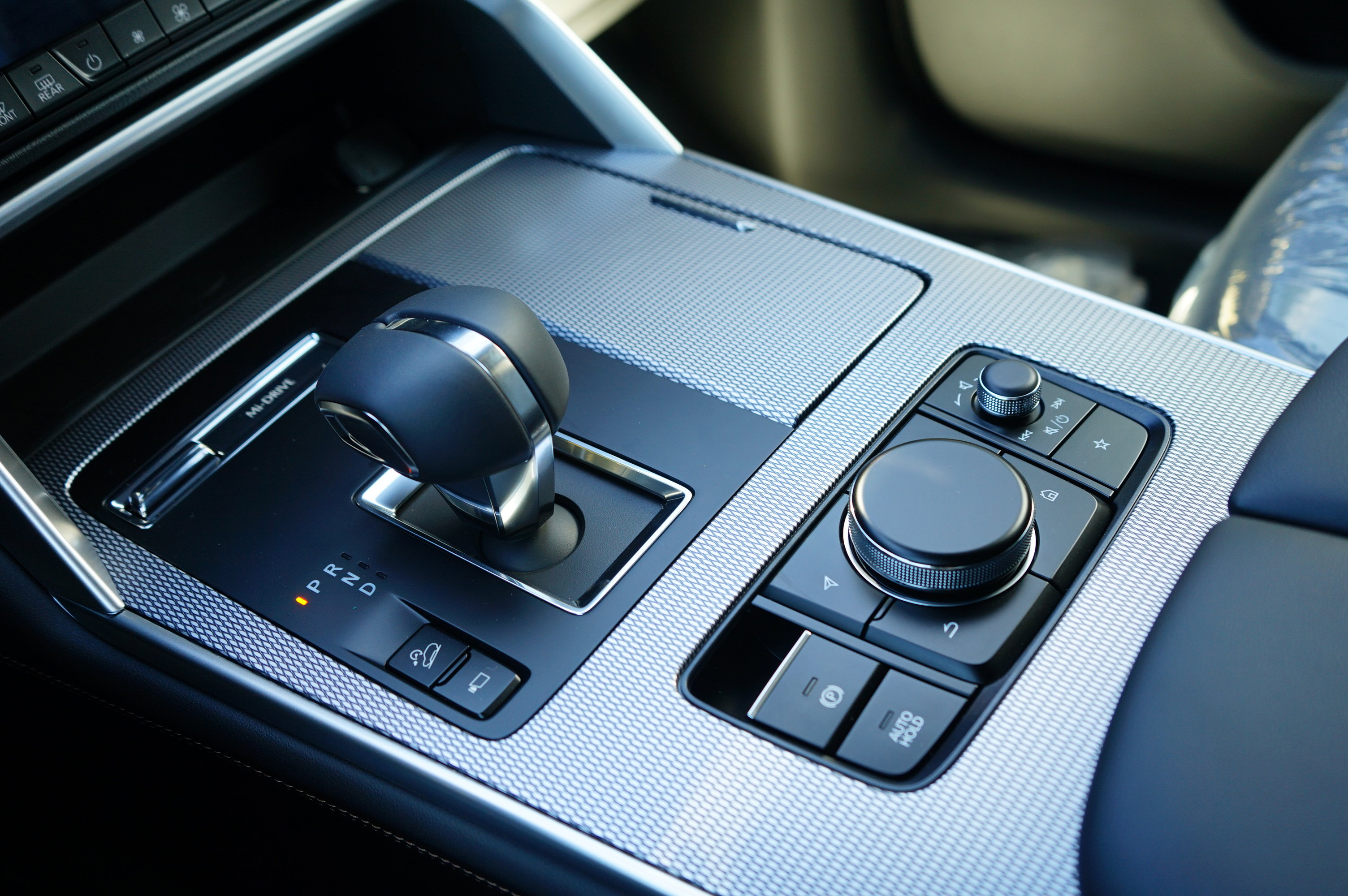 New 2026 MAZDA CX-70 3.3 Turbo w/ Premium Plus Pkg image 17