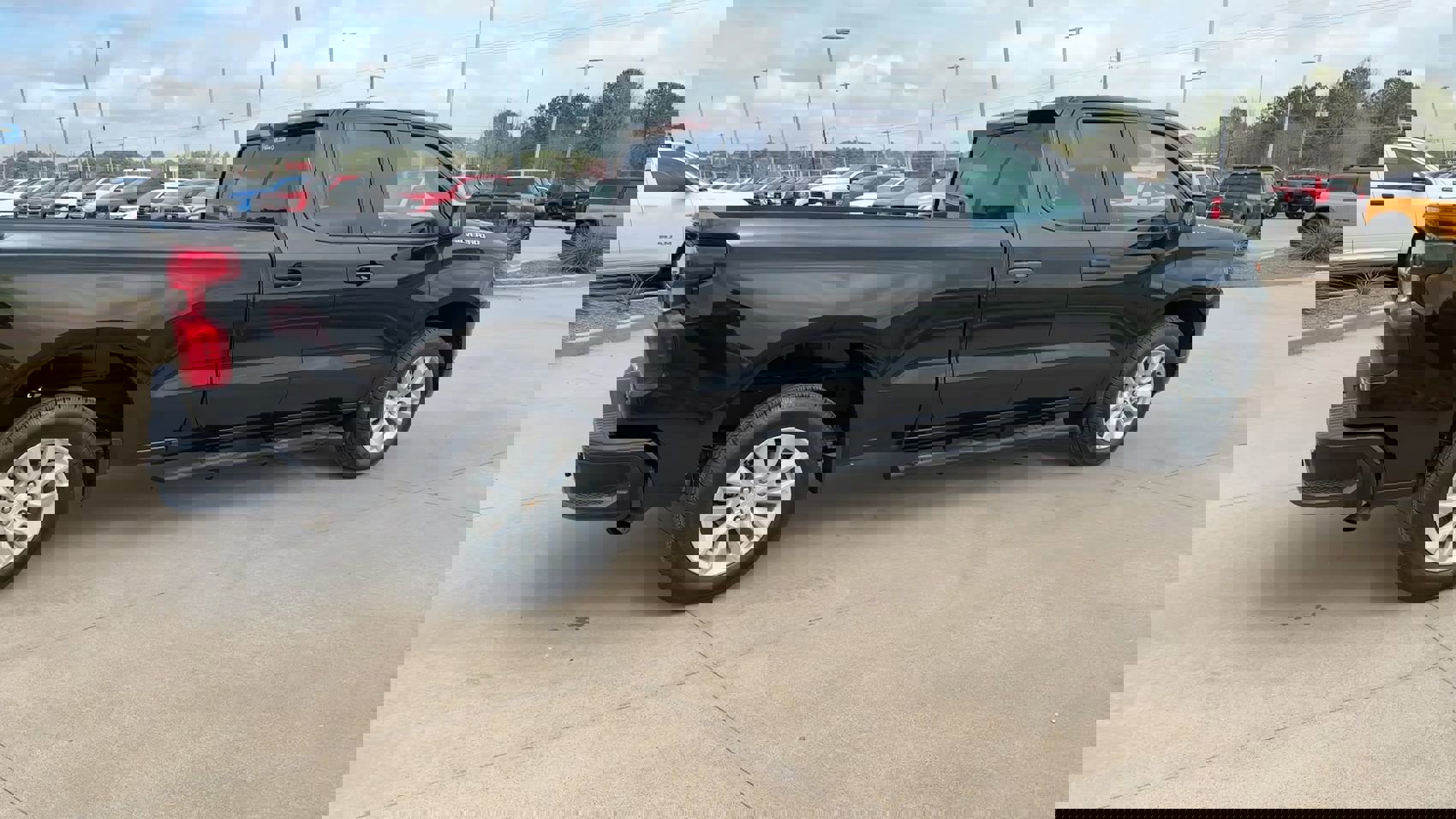 Certified 2025 Chevrolet Silverado 1500 Custom image 9