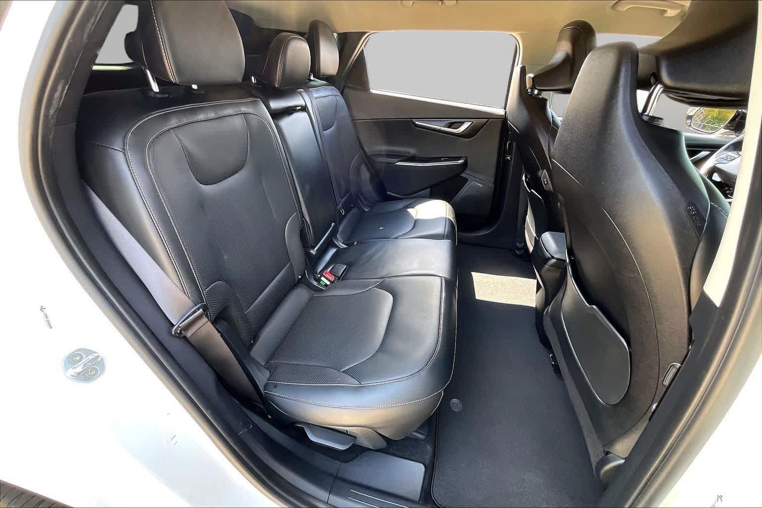 Used 2022 Kia EV6 Wind RWD image 17