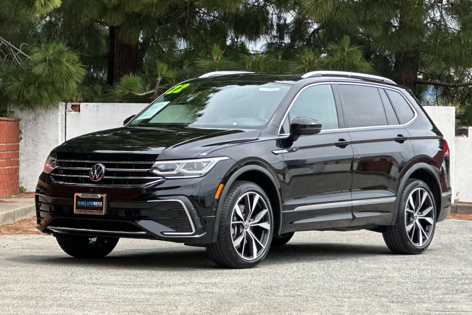Used 2022 Volkswagen Tiguan SEL R-Line AWD/4WD image 8