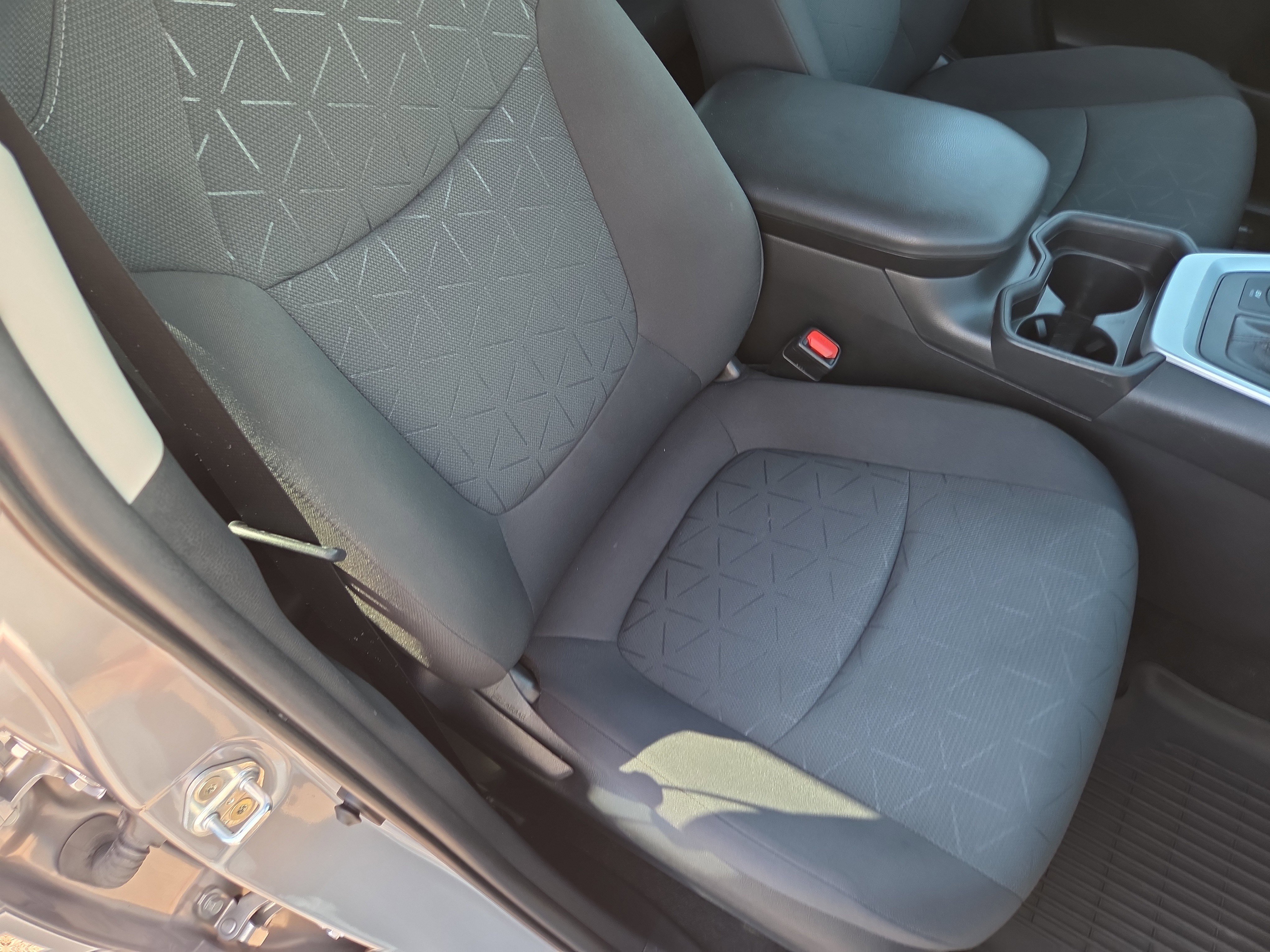 Certified 2021 Toyota RAV4 XLE w/ Convenience Package image 16