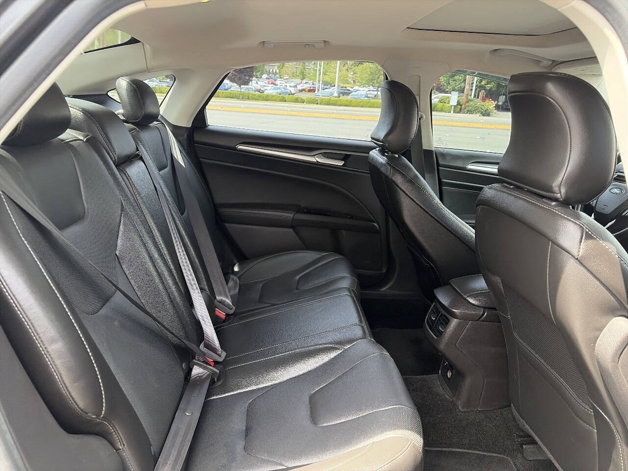 Used 2016 Ford Fusion Titanium AWD/4WD image 23