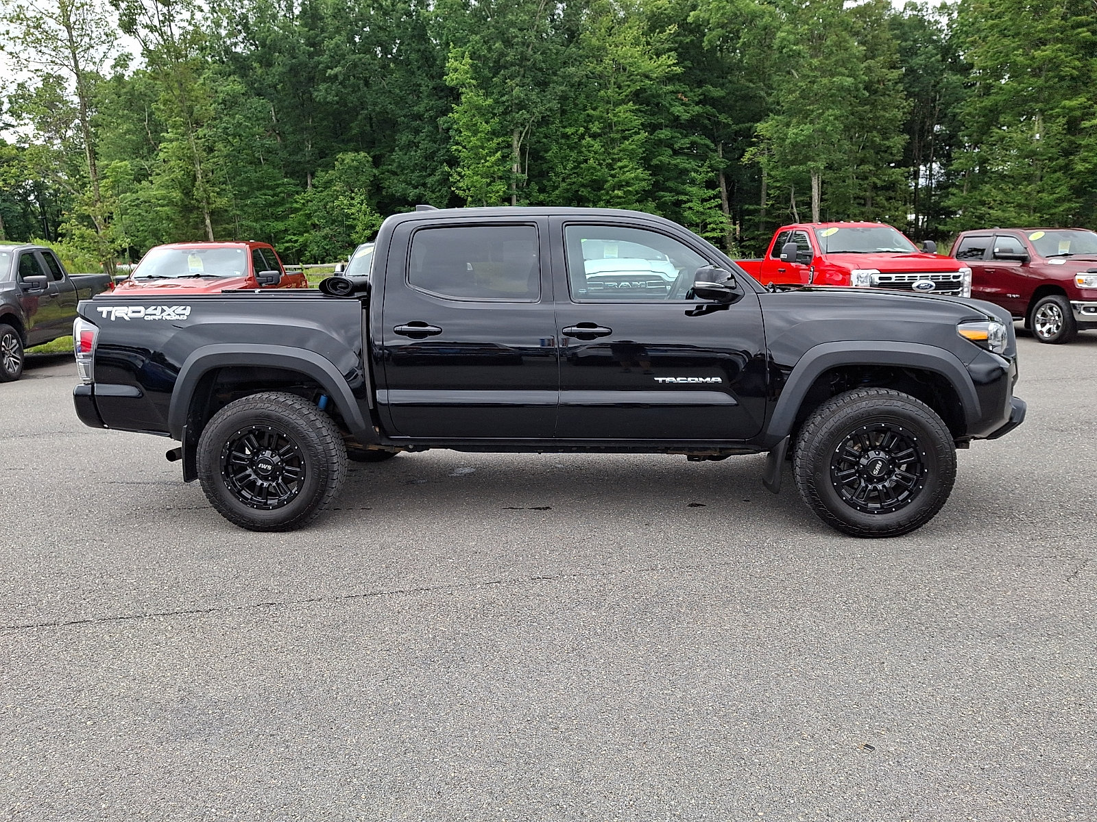 Used 2022 Toyota Tacoma TRD Off-Road w/ Technology Package AWD/4WD image 7