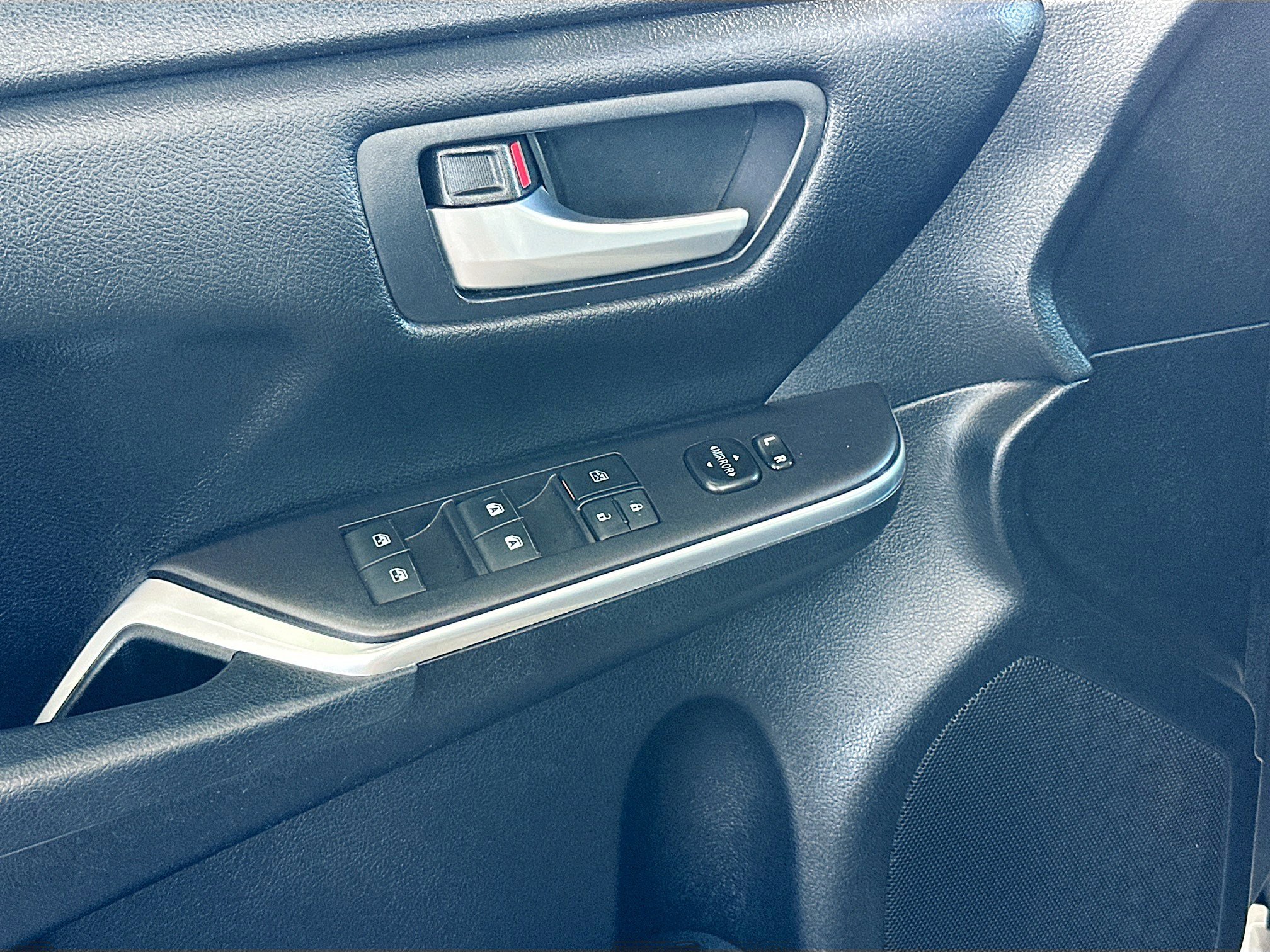 Used 2016 Toyota Camry LE image 17