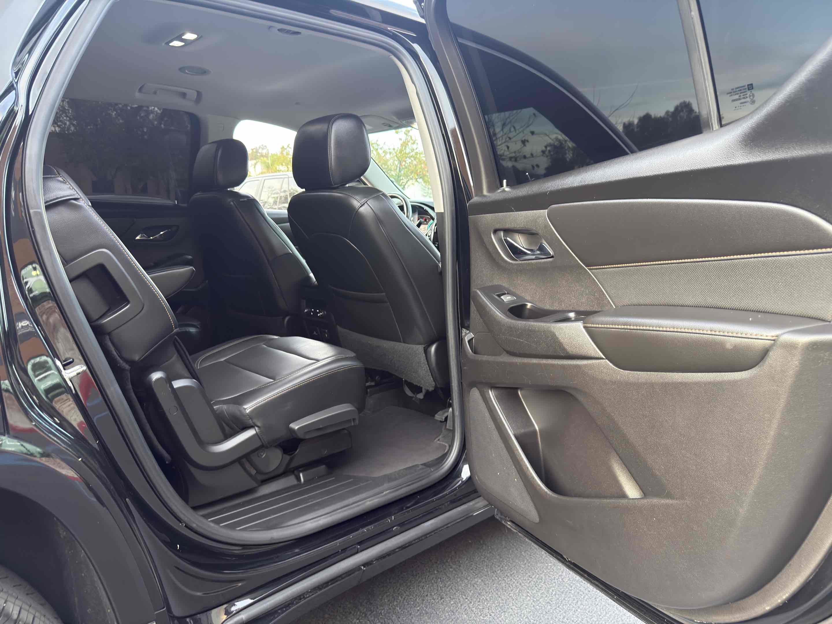 Used 2018 Chevrolet Traverse Premier w/ LPO, Black Accent Package image 53