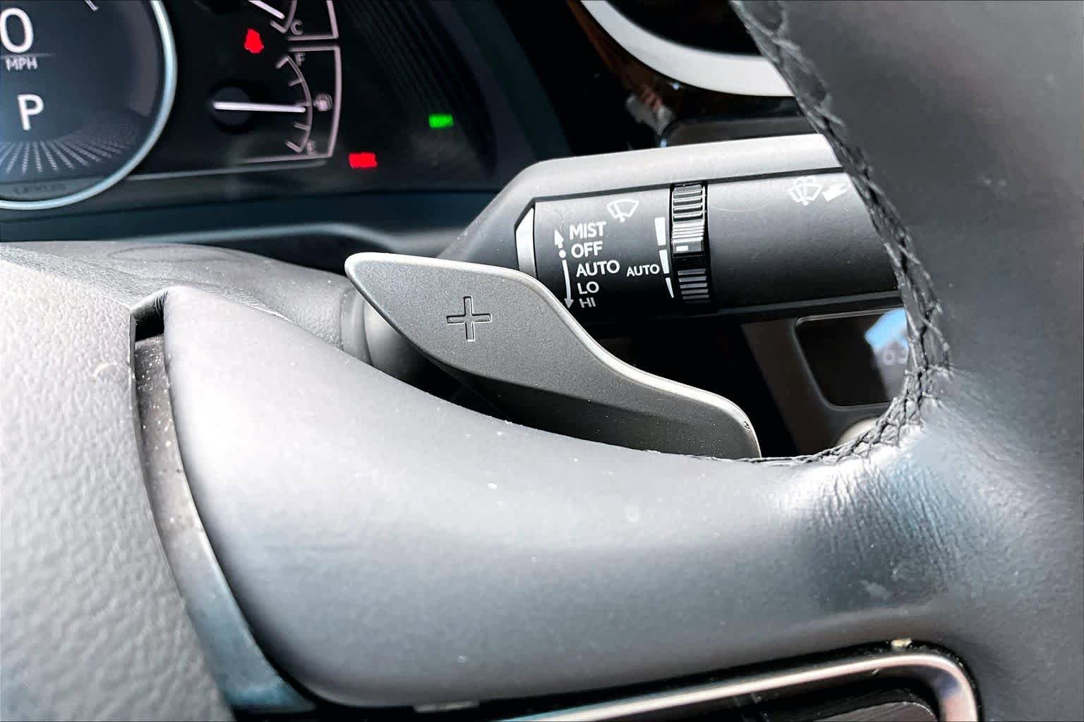 Used 2023 Lexus ES 300h w/ Premium Package FWD image 35