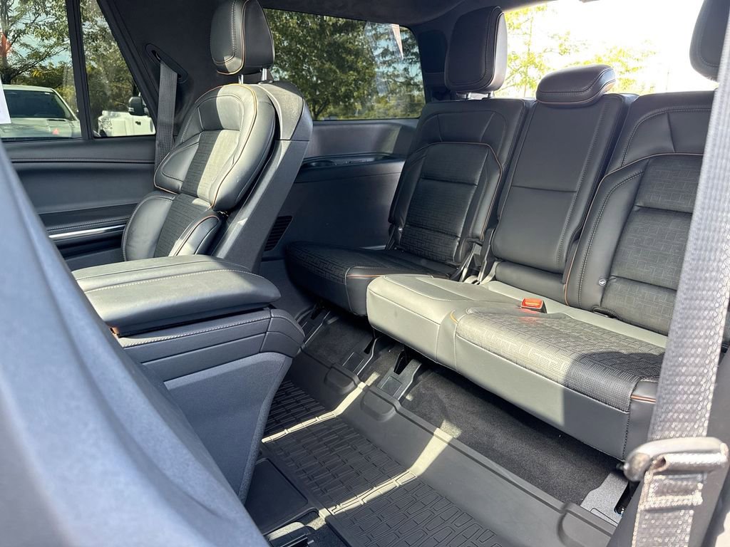 Used 2025 Lincoln Navigator Black Label AWD/4WD image 24