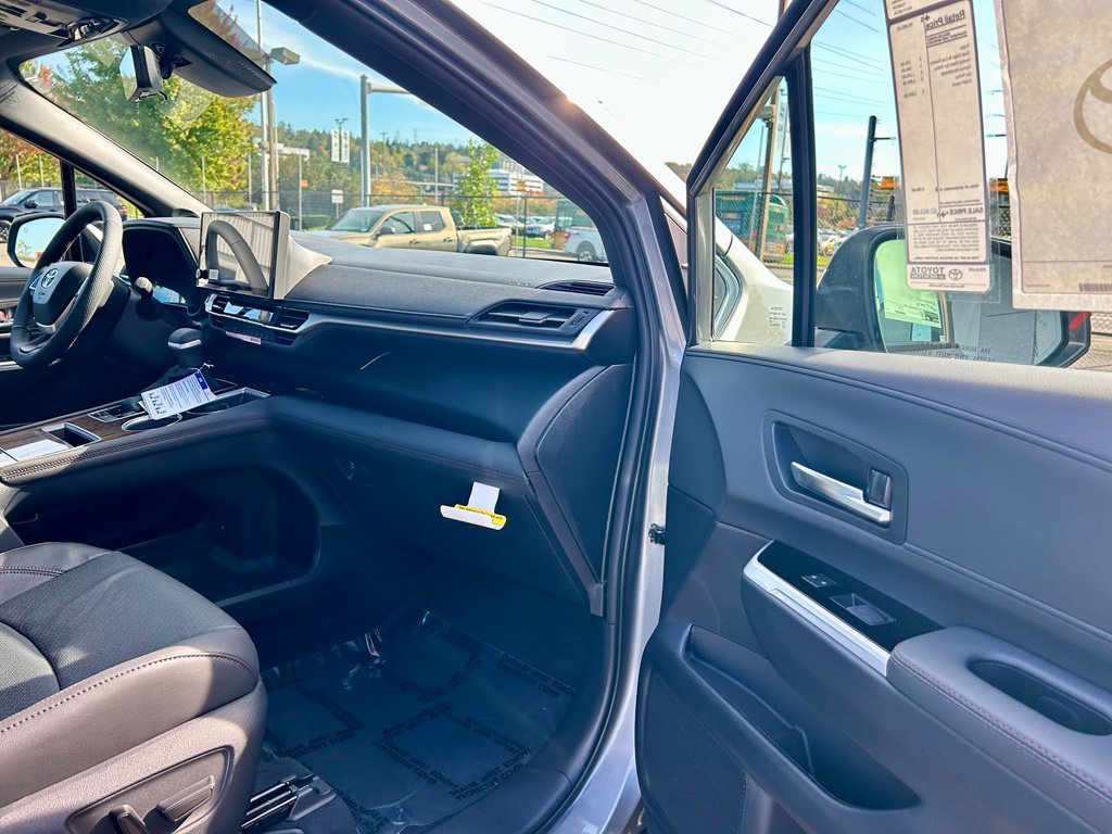 New 2026 Toyota Sienna Limited AWD/4WD image 17