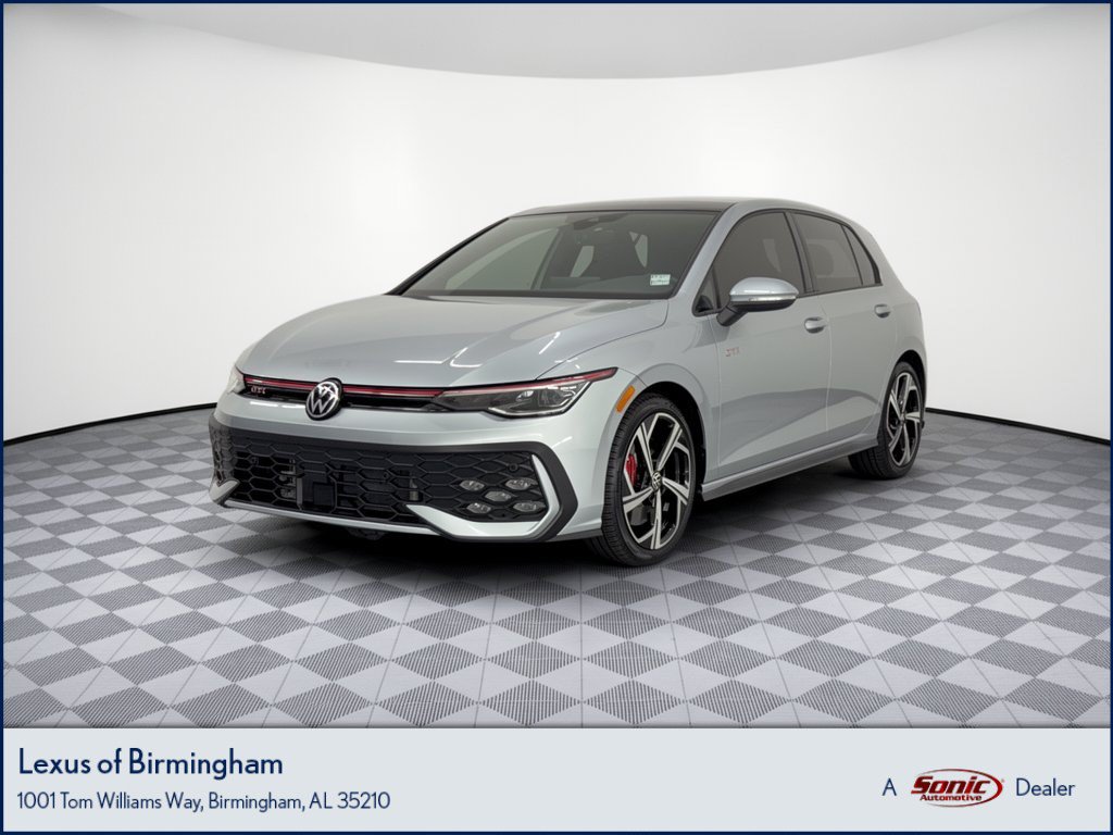 Used 2025 Volkswagen Golf SE FWD image 1