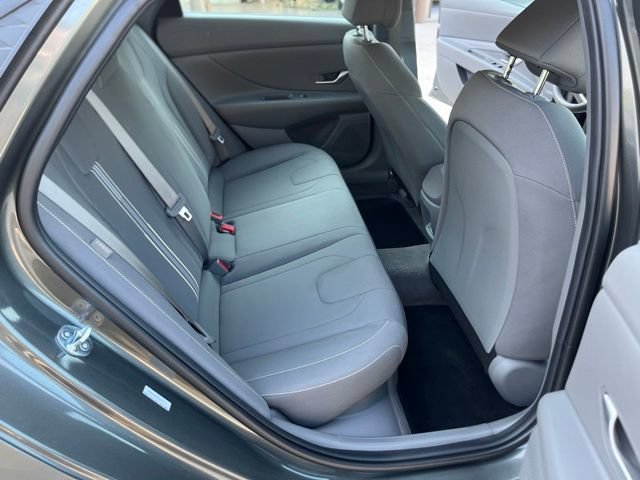 Used 2025 Hyundai Elantra Hybrid FWD image 15
