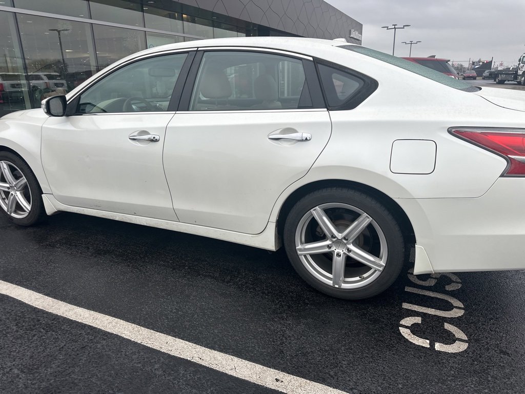 Used 2014 Nissan Altima 3.5 SL w/ Technology Package image 2