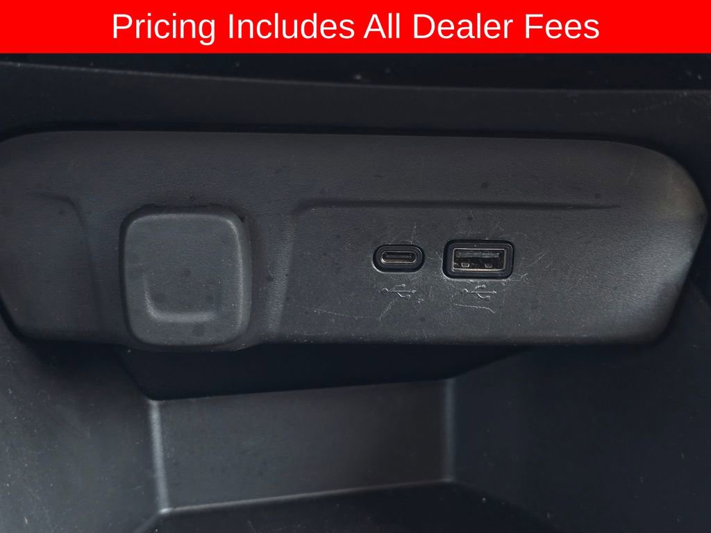 Used 2025 Chevrolet Trax LT FWD image 20