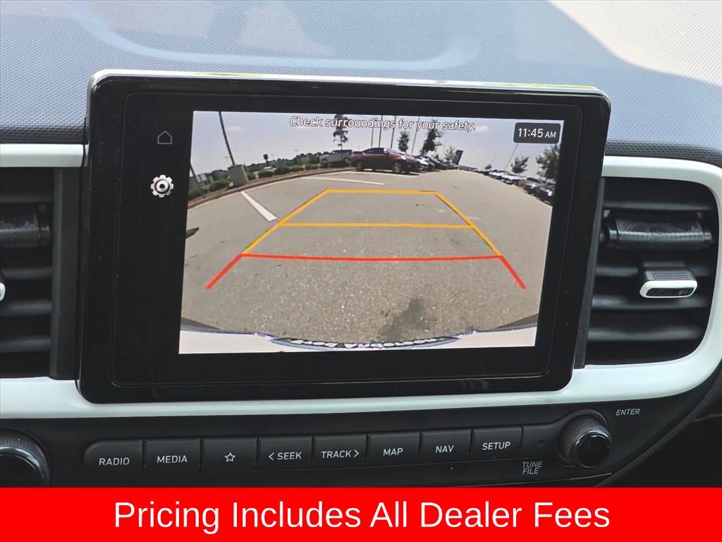 Certified 2025 Hyundai Venue Limited FWD image 18
