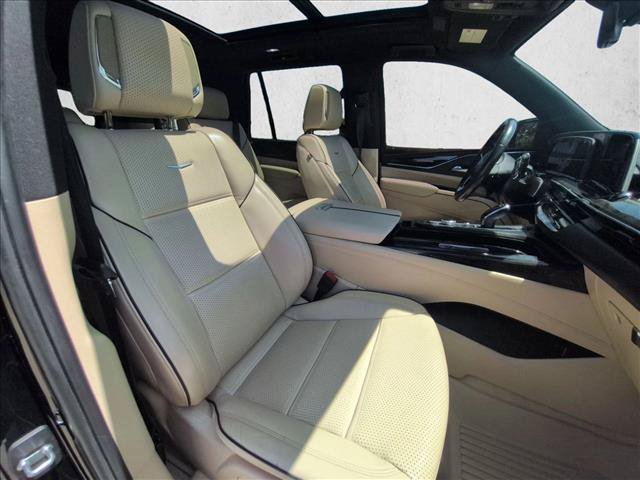 Used 2024 Cadillac Escalade Premium Luxury RWD image 20