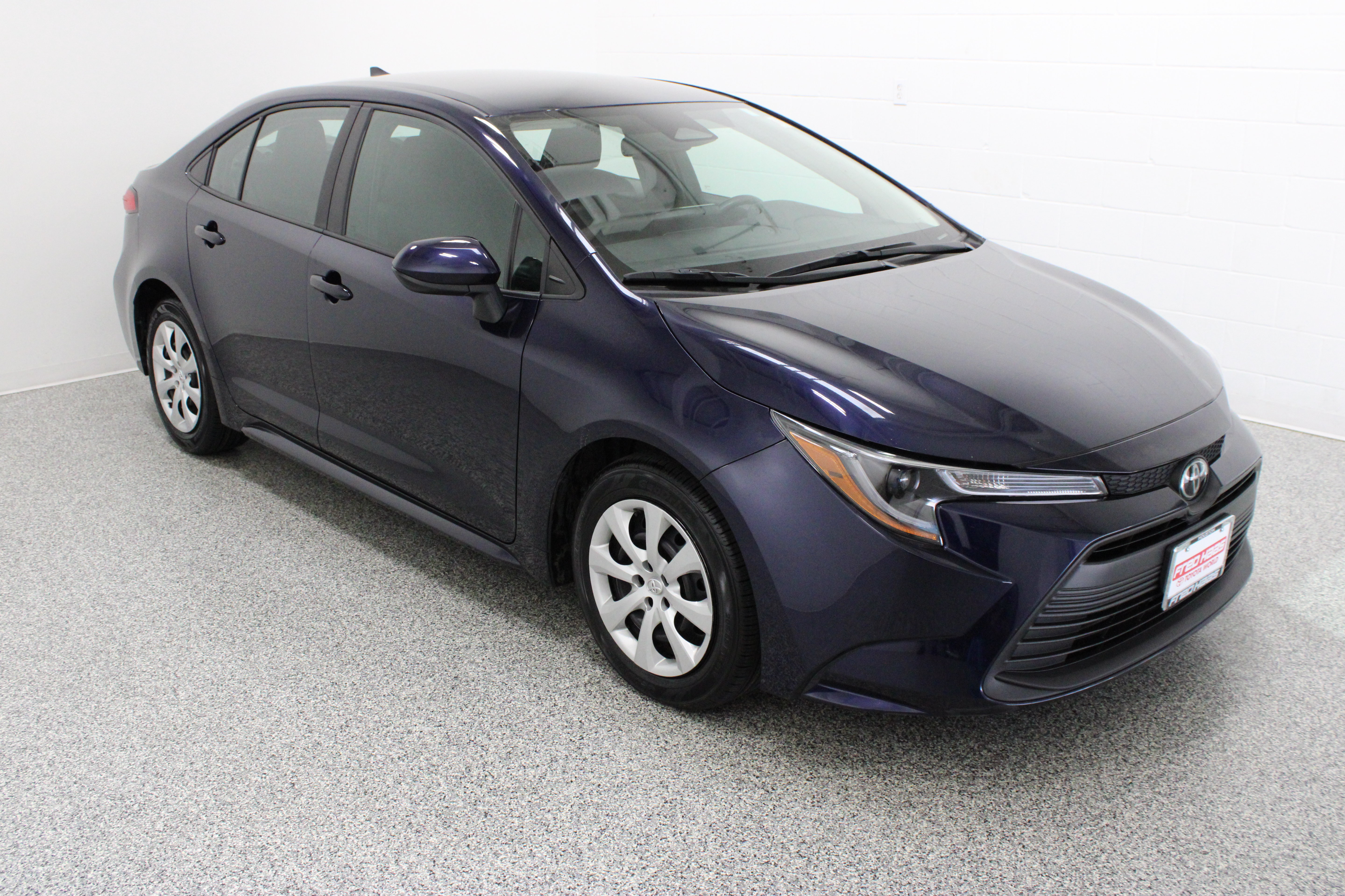 Used 2025 Toyota Corolla LE FWD image 4