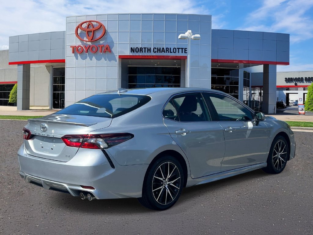 Used 2024 Toyota Camry SE FWD image 7