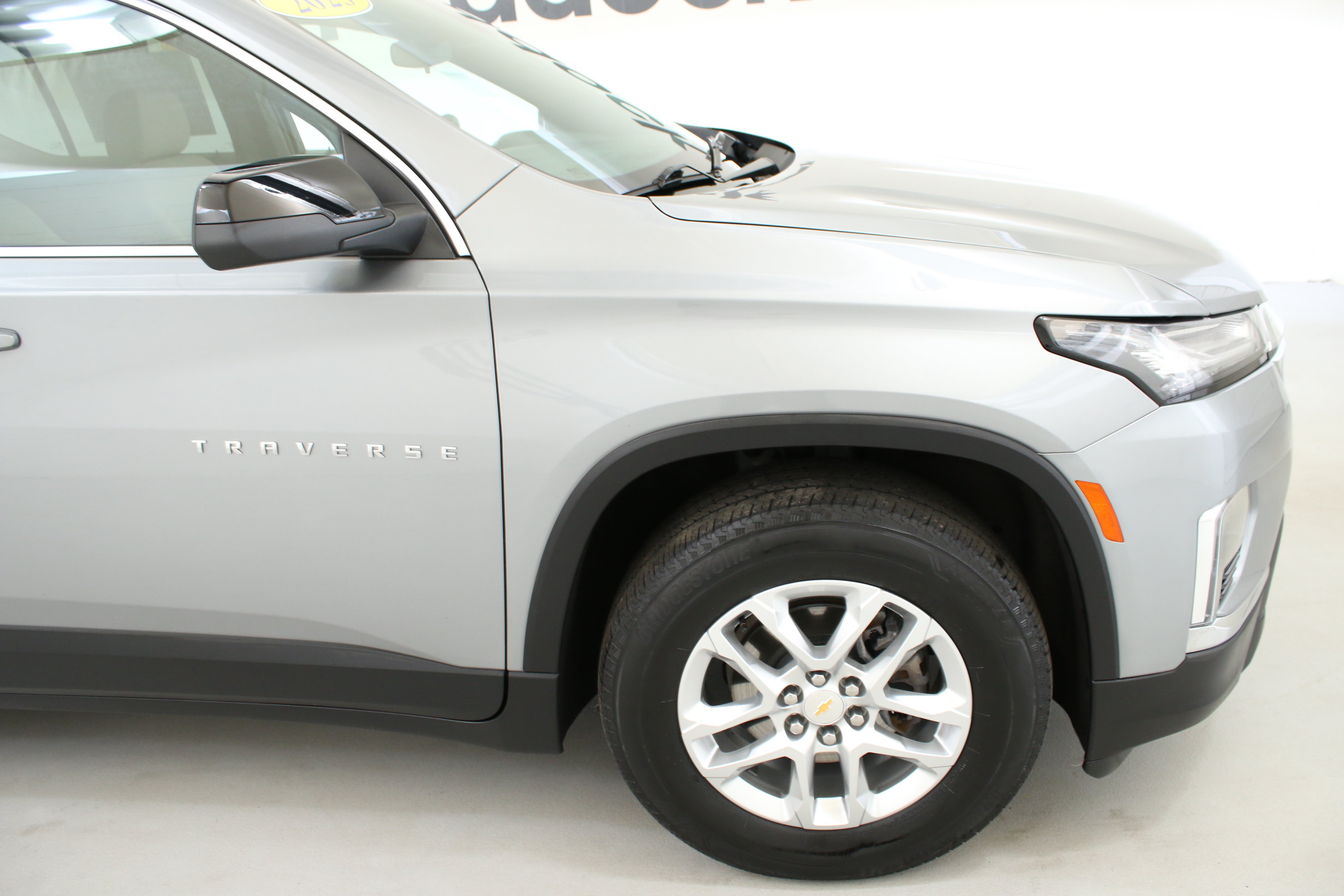 Used 2023 Chevrolet Traverse LS FWD image 12