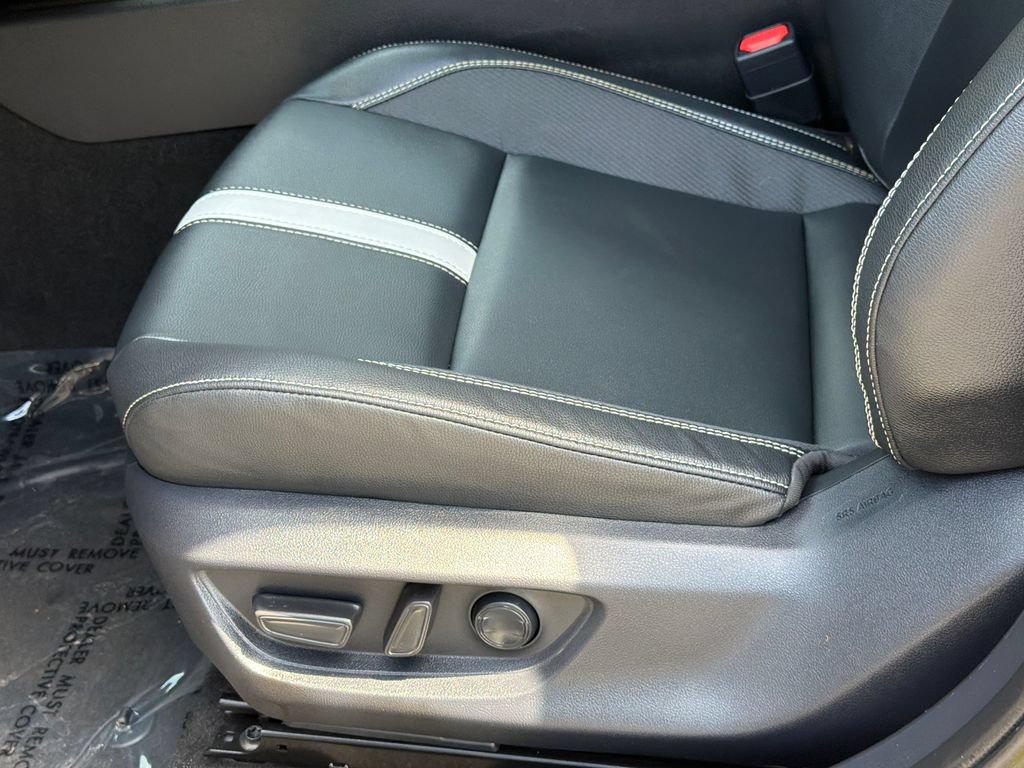 Used 2025 Toyota Camry SE w/ Convenience Package FWD image 19