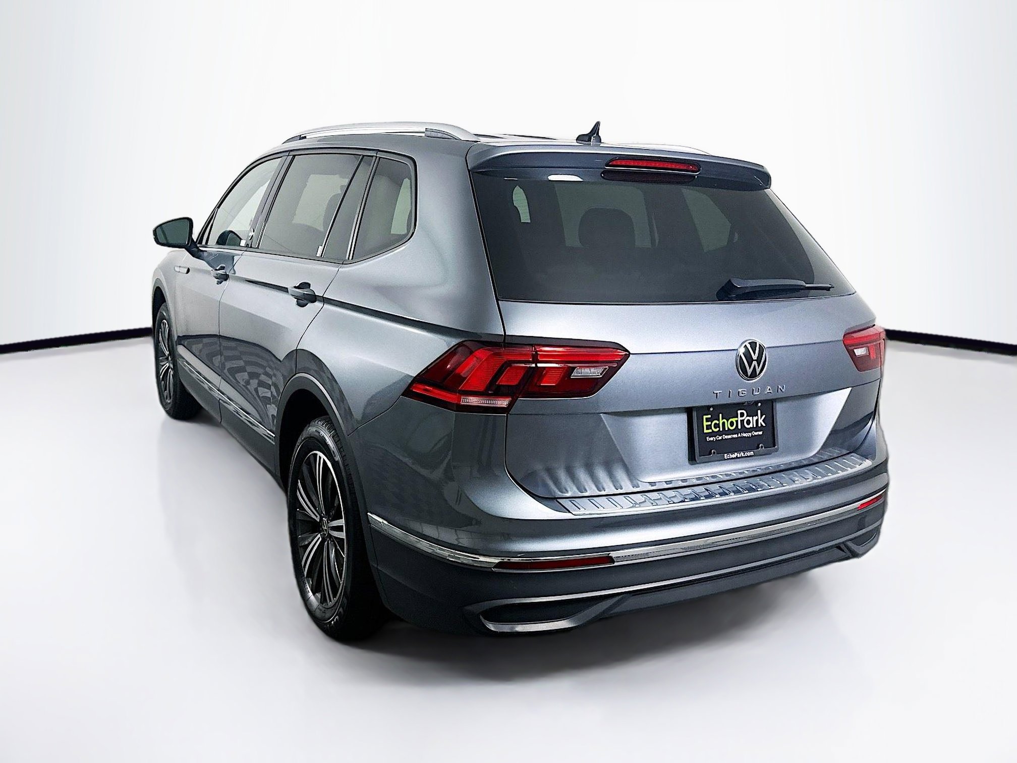 Used 2024 Volkswagen Tiguan Wolfsburg Edition image 5