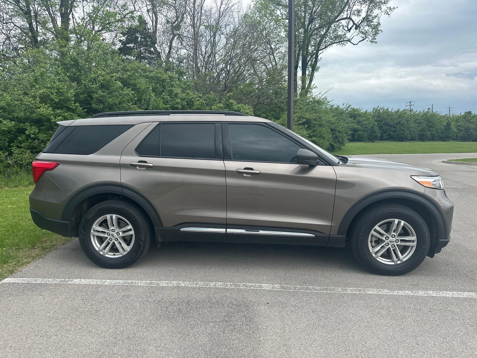 Used 2021 Ford Explorer XLT w/ Equipment Group 202A image 13