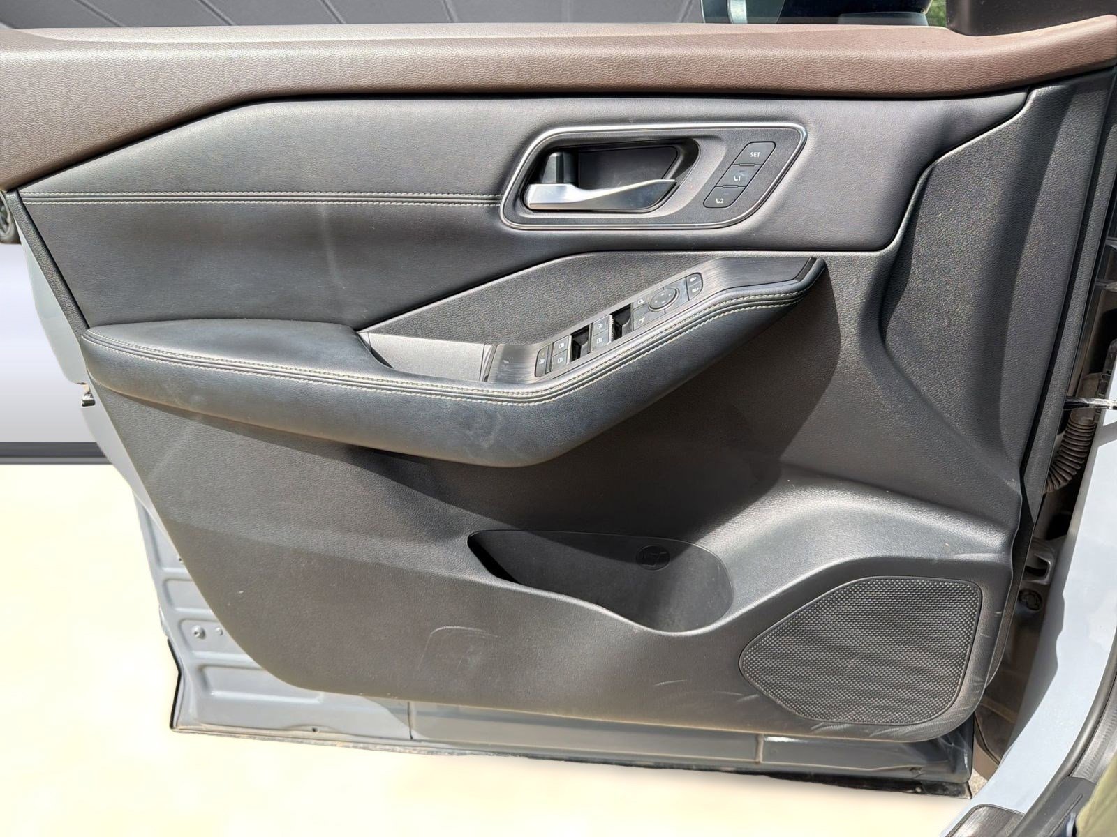 Used 2023 Nissan Rogue Platinum w/ Platinum Premium Package image 13