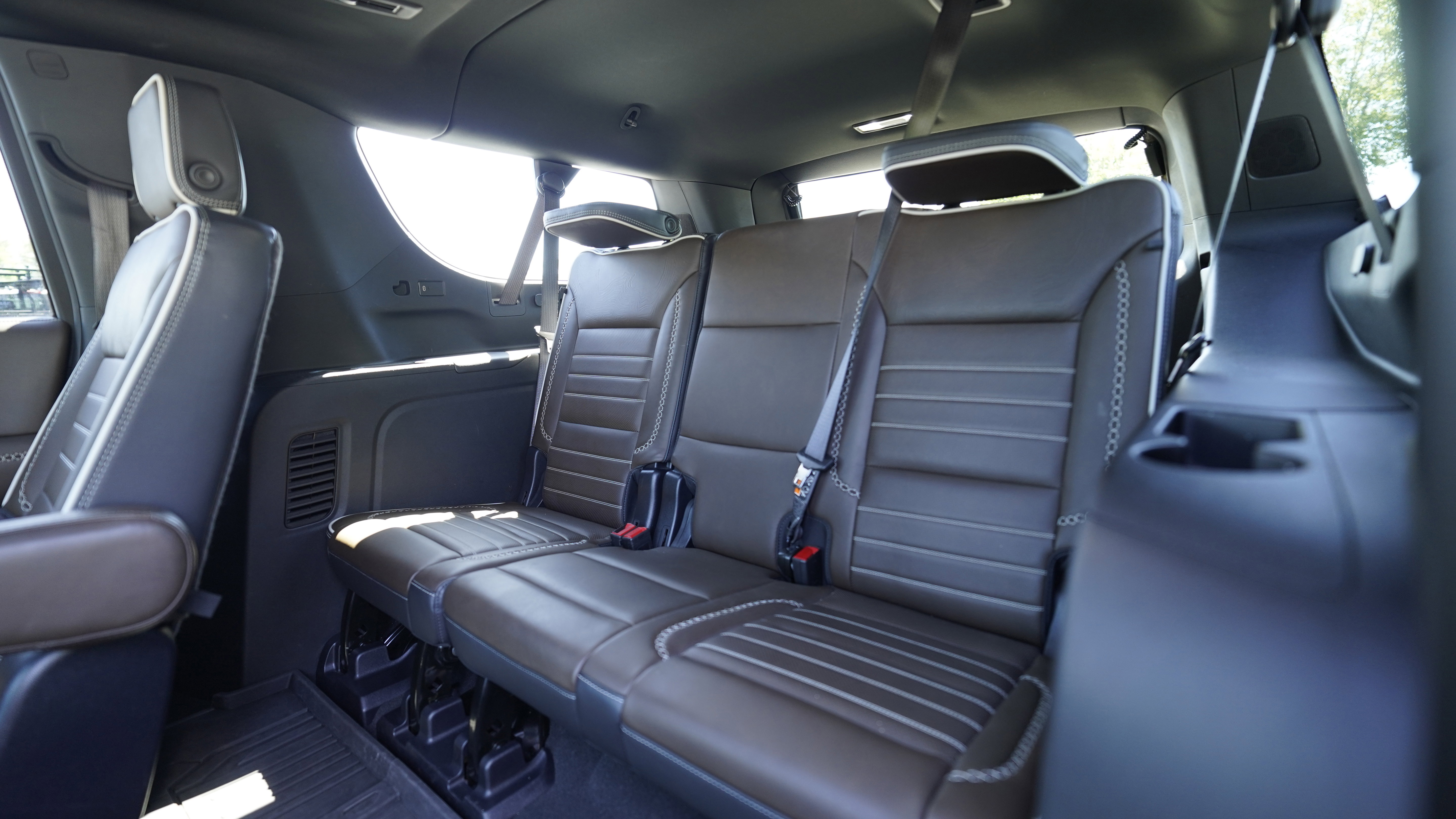 Used 2025 GMC Yukon XL Denali Ultimate AWD/4WD image 14