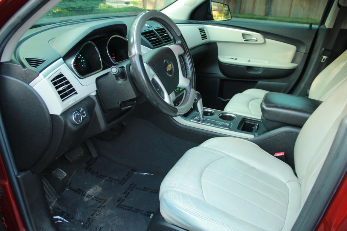 Used 2011 Chevrolet Traverse LTZ w/ LPO, 'HIT The Road' Package AWD/4WD image 10