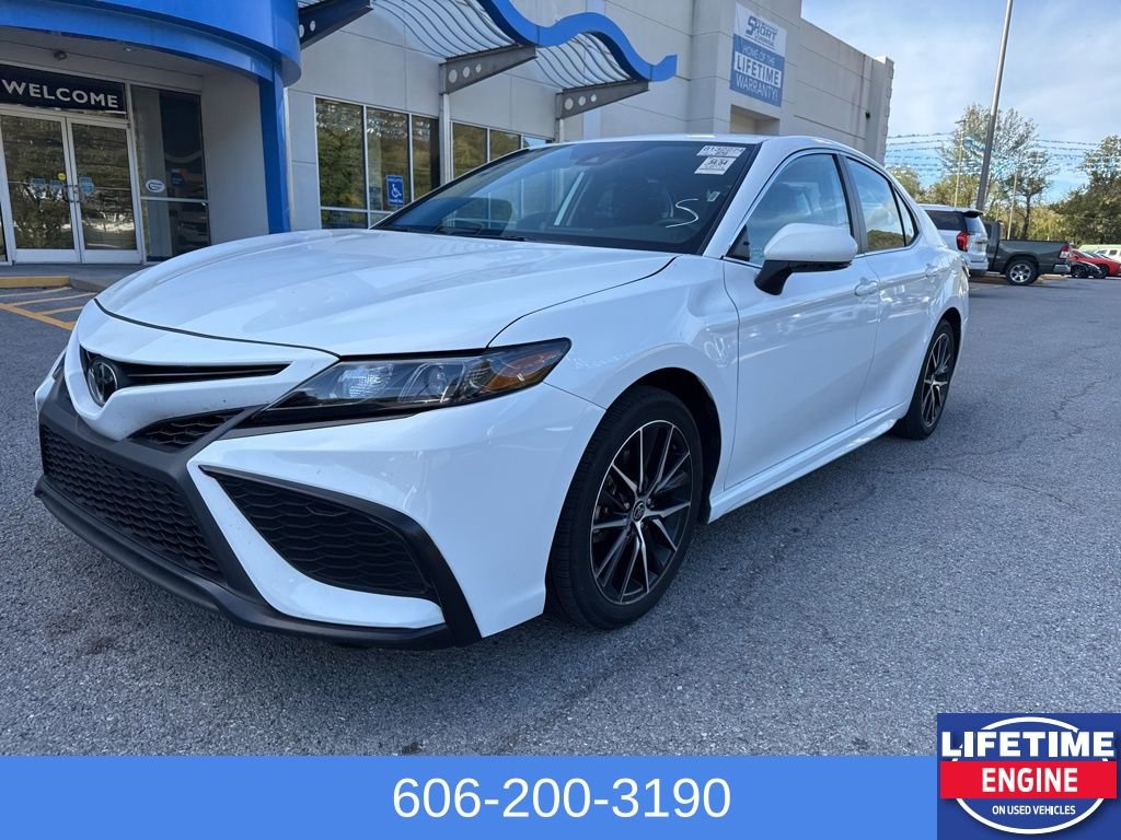 Used 2024 Toyota Camry SE